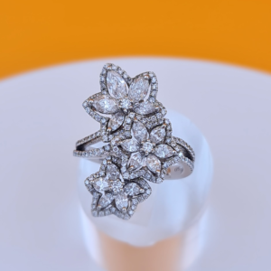 18K white Gold Ring with 1.906 carats of Diamonds and 7.33 grams of Gold