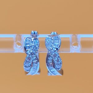 Pavé Ribbon Ear Clip